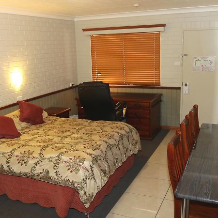 Barcaldine Country Motor Inn Bagian luar foto