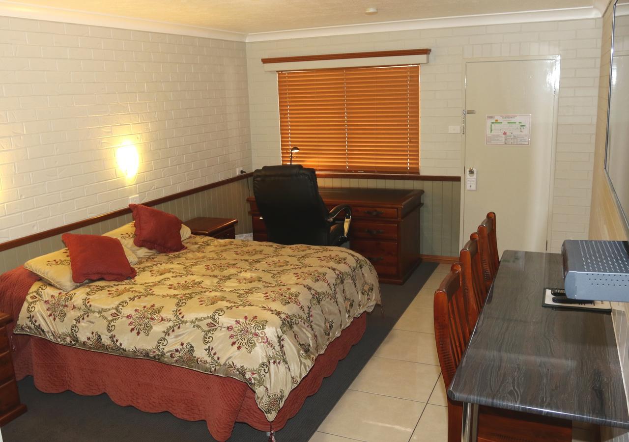 Barcaldine Country Motor Inn Bagian luar foto