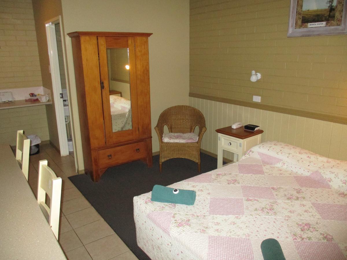 Barcaldine Country Motor Inn Bagian luar foto