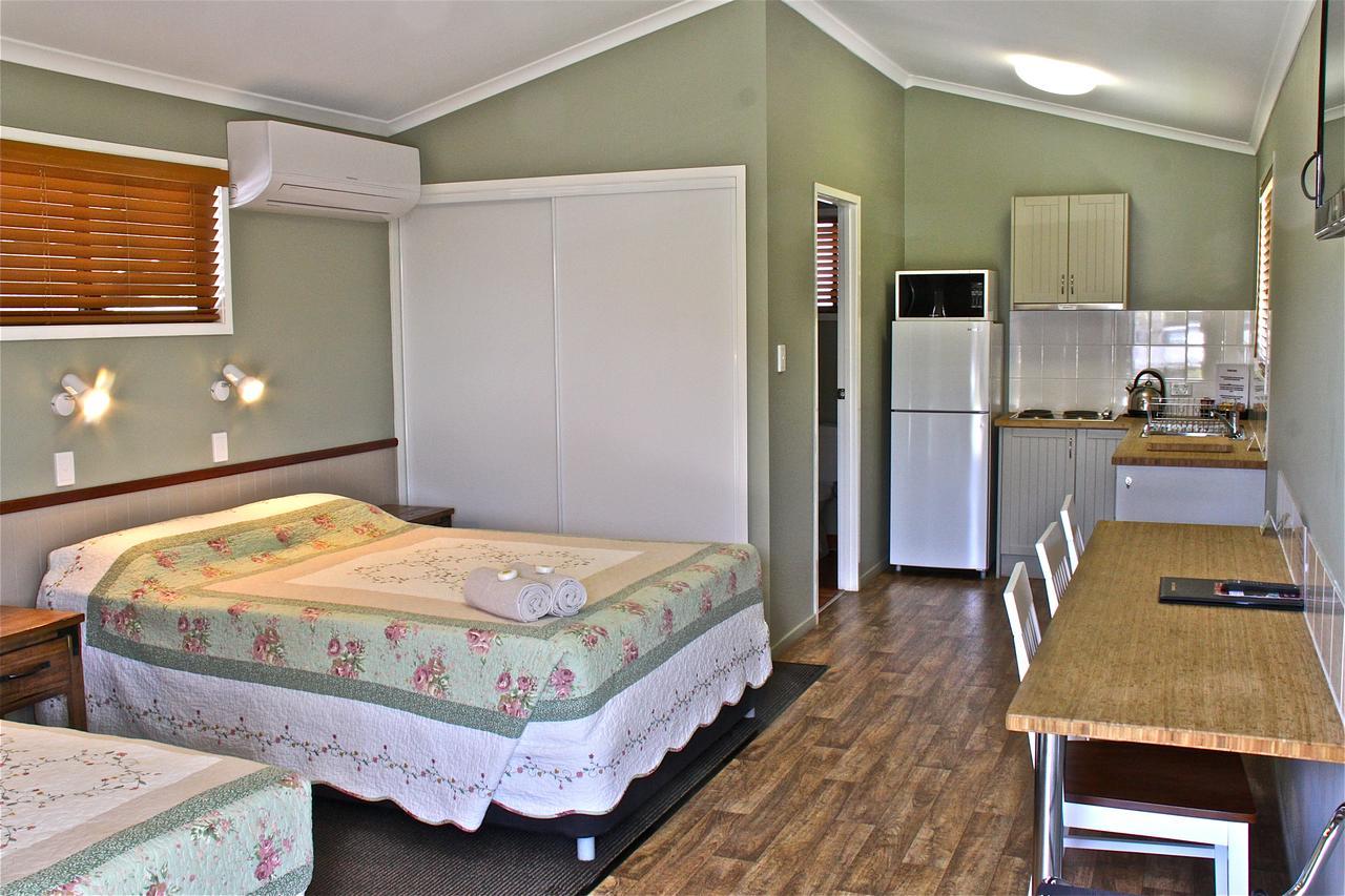 Barcaldine Country Motor Inn Bagian luar foto