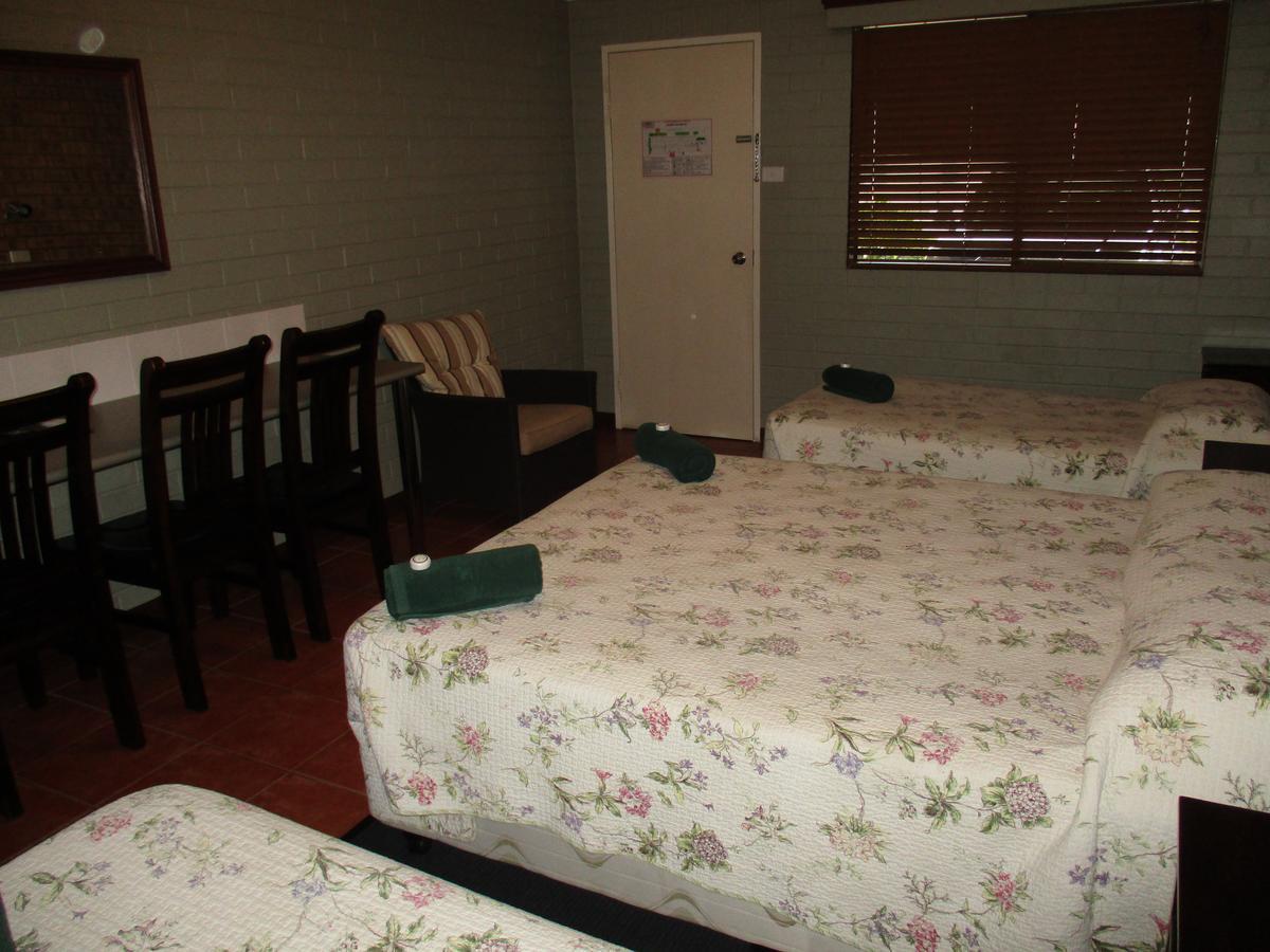 Barcaldine Country Motor Inn Bagian luar foto